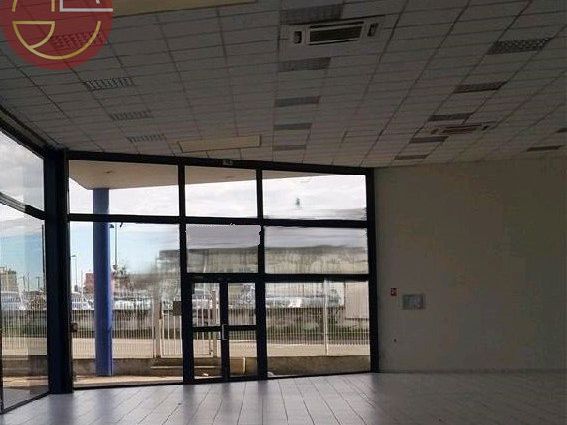 Vente local commercial 1150 m² à PORTET-SUR-GARONNE
