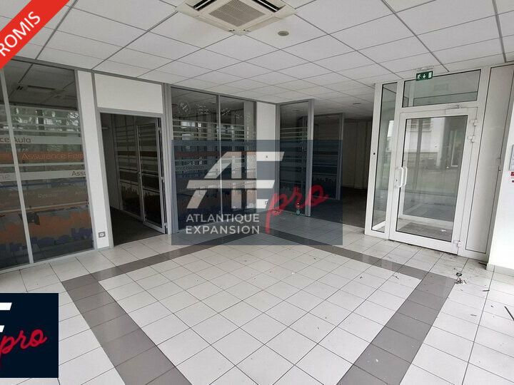 Bureau avec vitrine, visibilité importante  à Vendre Saint-Nazaire axe passant par Atlantique Expansion Pro