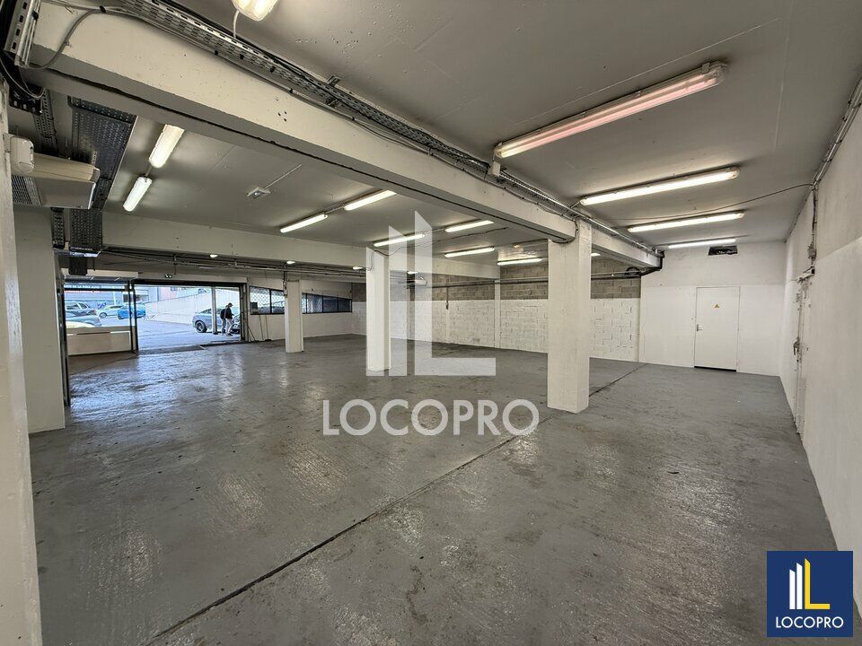 A LOUER – LOCAL D'ACTIVITÉ D'ENVIRON 400 M² – IDÉALEMENT SITUÉ AU CANEOPOLE