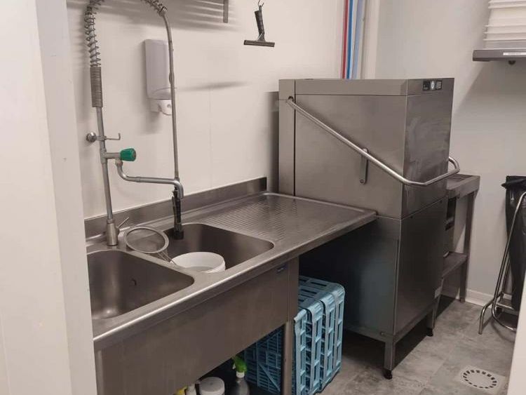 Location entrepôts 163 m² non divisibles