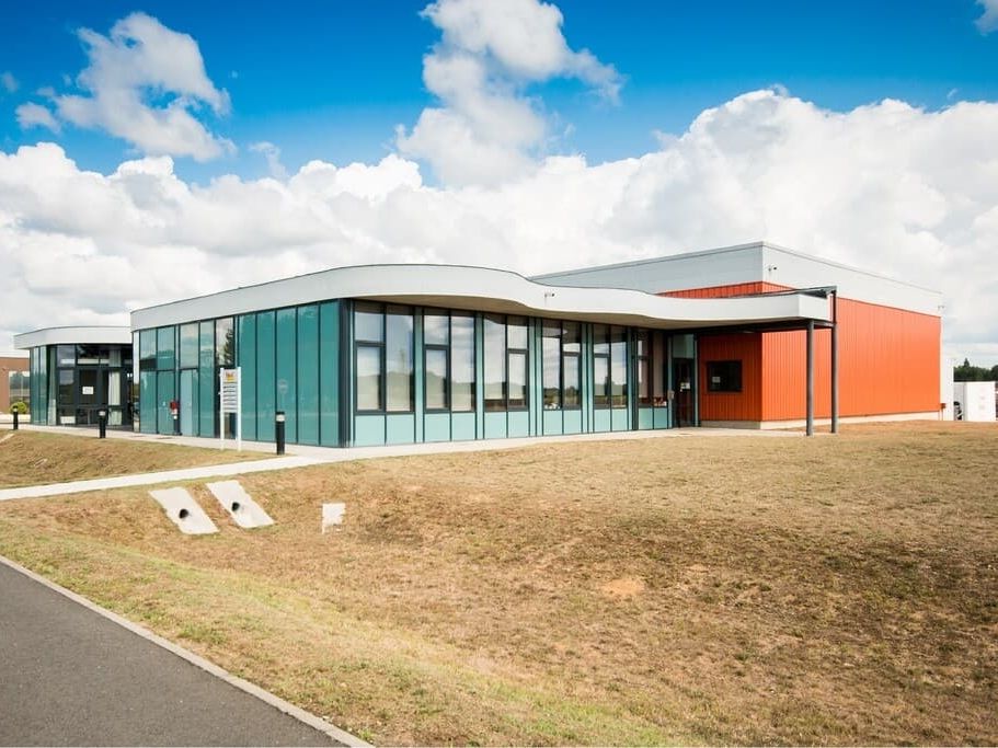 Location entrepôts 350 m² divisibles à partir de 200 m²