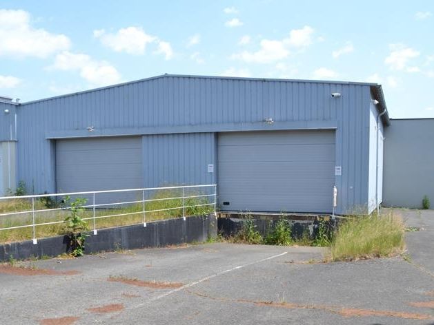 Vente entrepôts 1700 m² non divisibles