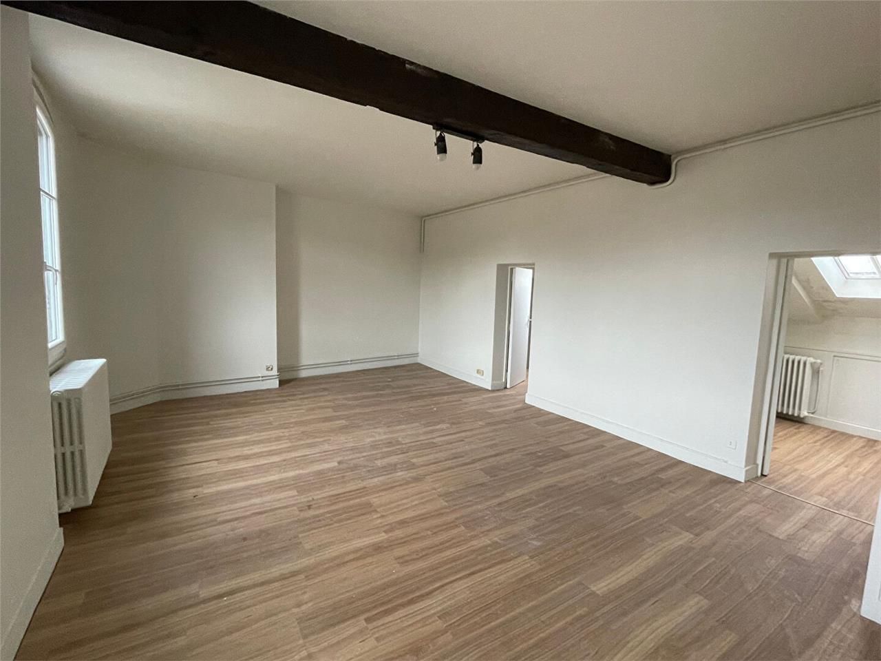 Location bureaux 50.00 m² à BORDEAUX