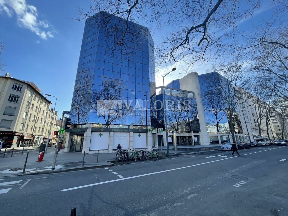 Location bureaux 1170.69 m² divisibles à partir de 50.7 m²