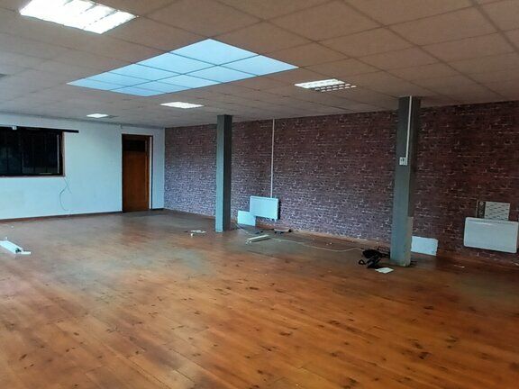 Proche des concessionnaires.