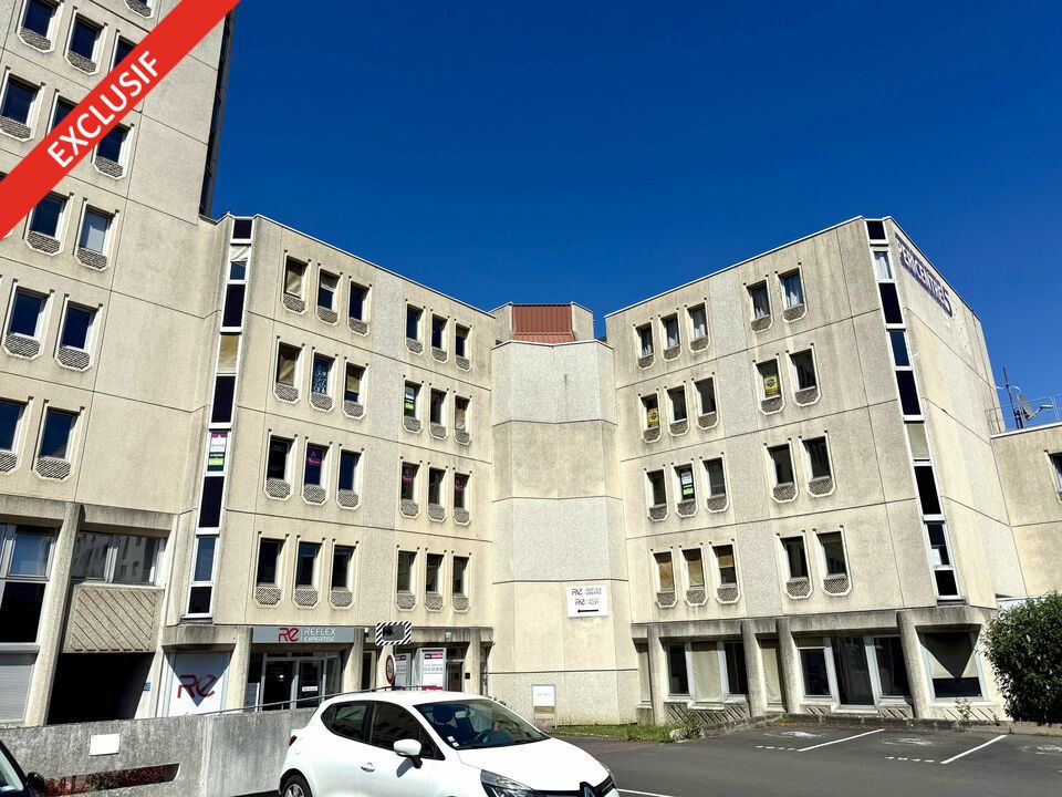 EXCLUSIVITE - Plateau de bureaux offrant beau potentiel + division 