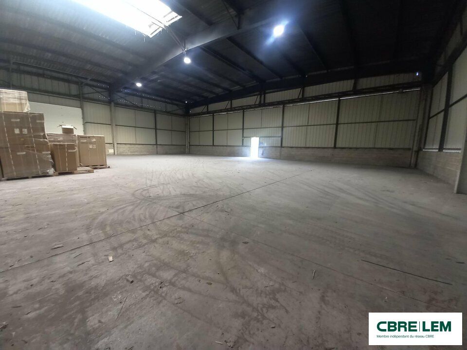 Location local d''activites 502 m² non divisibles