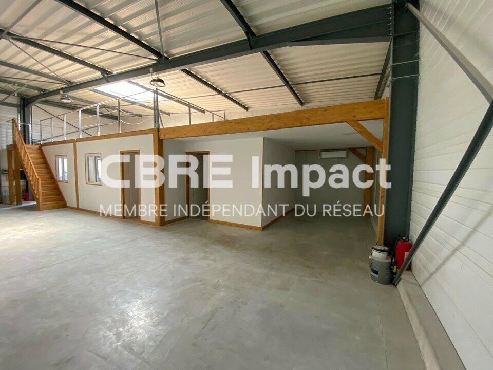 ZI  LONGVIC - LOCAL D'ACTIVITE - 160 M² ENV