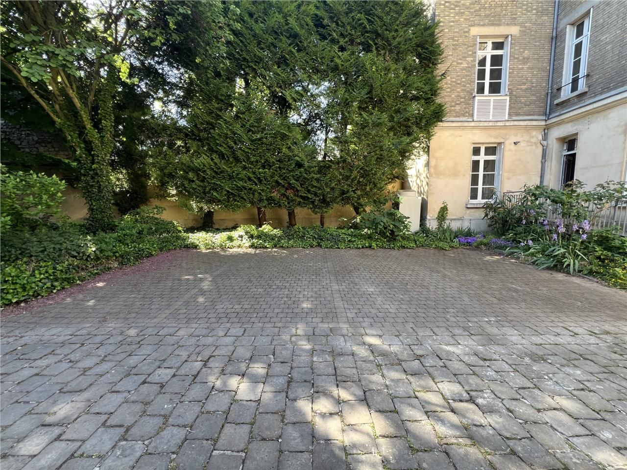 462 m² dispo à Reims