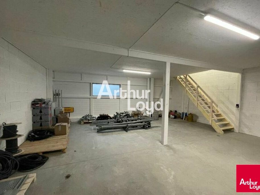 PACE - CELLULE D'ACTIVITES A LOUER - 210 M²