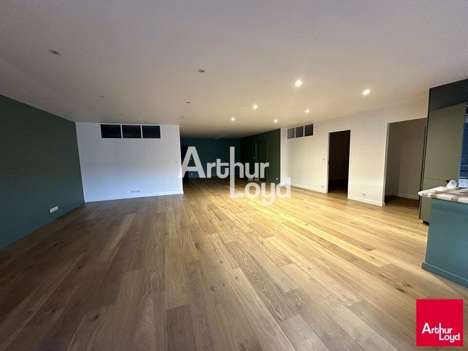 Cellule neuve totalement aménagée