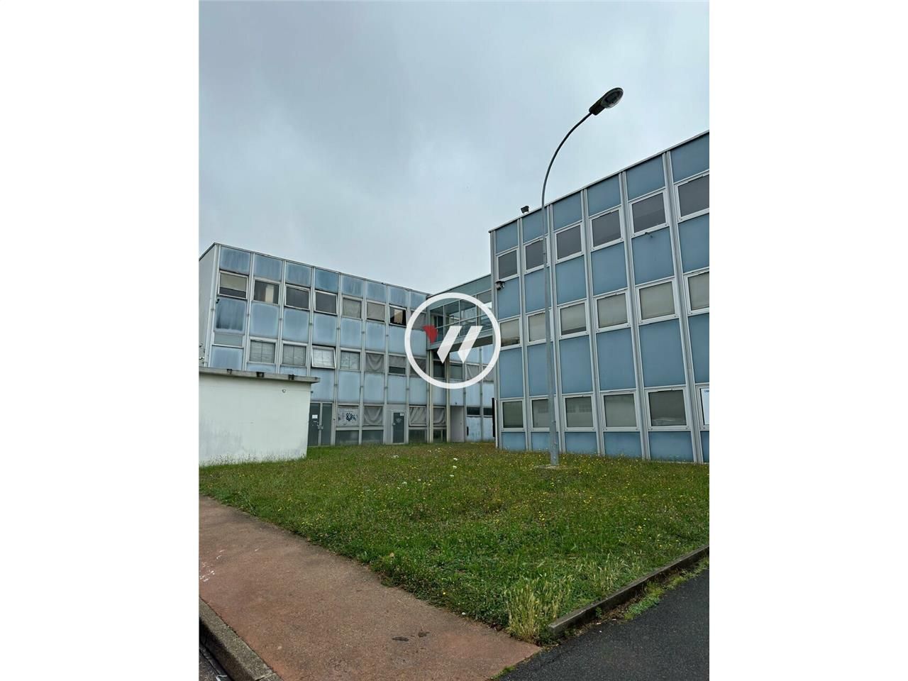 Vente local d''activites 7214 m² non divisibles