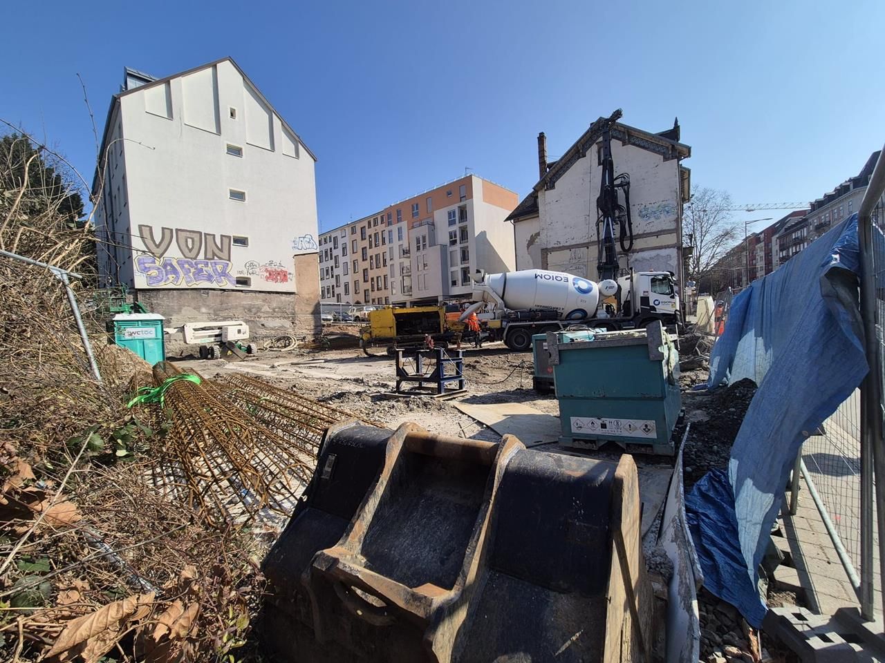 a9809879-03dd-426a-9441-9c78108ccb67