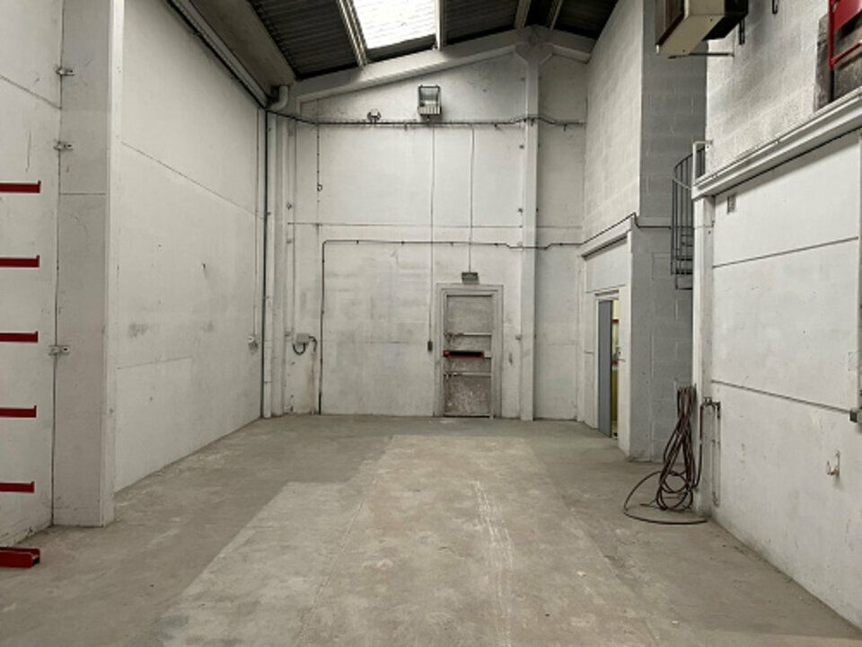Local d'activités de 110 m² à louer dans la ZA Marcel Doret à Calais (62)