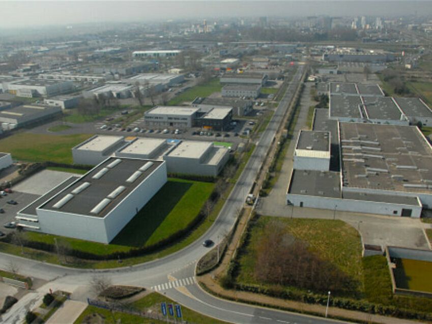 Location local d''activites 75 m² non divisibles