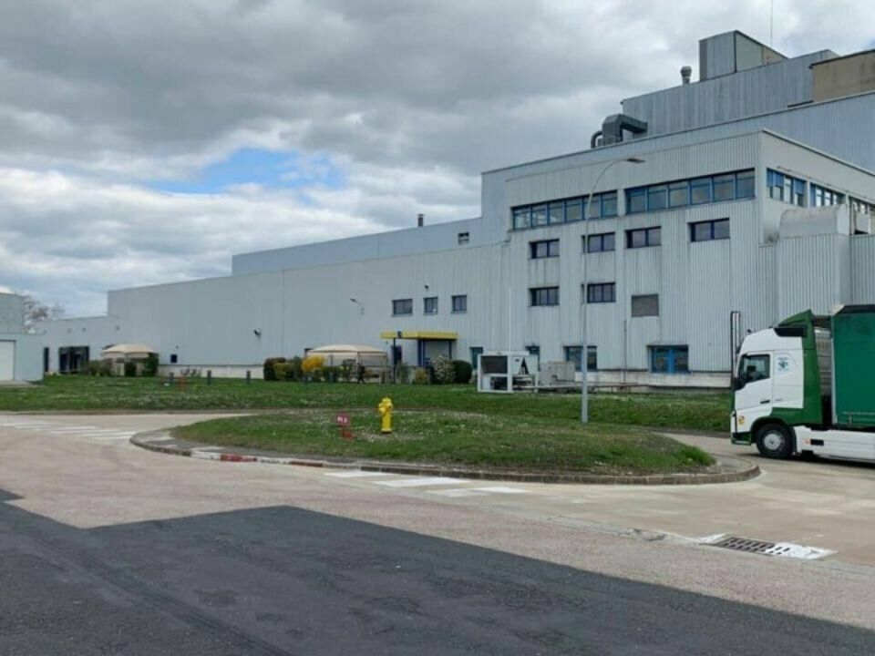 Location local d''activites 5000 m² non divisibles