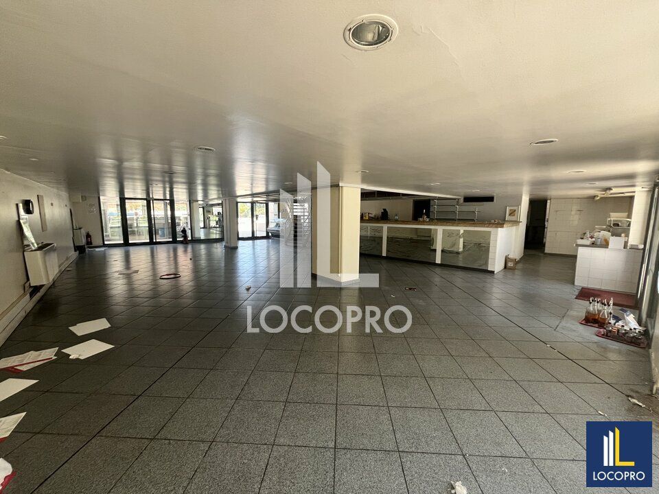 MURS COMMERCIAUX LIBRES - 227 M2 + MEZZANINE - NICE ARENAS 