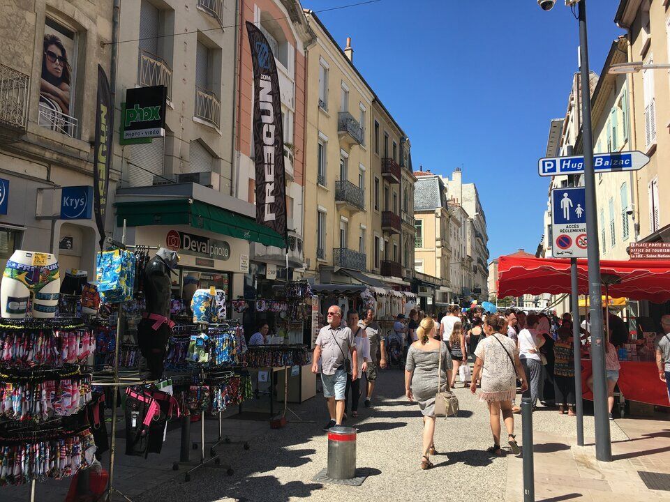 Location local commercial 183 m² non divisibles