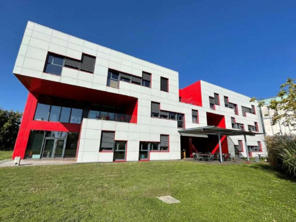 Location bureaux 2006.7 m² divisibles à partir de 402 m²