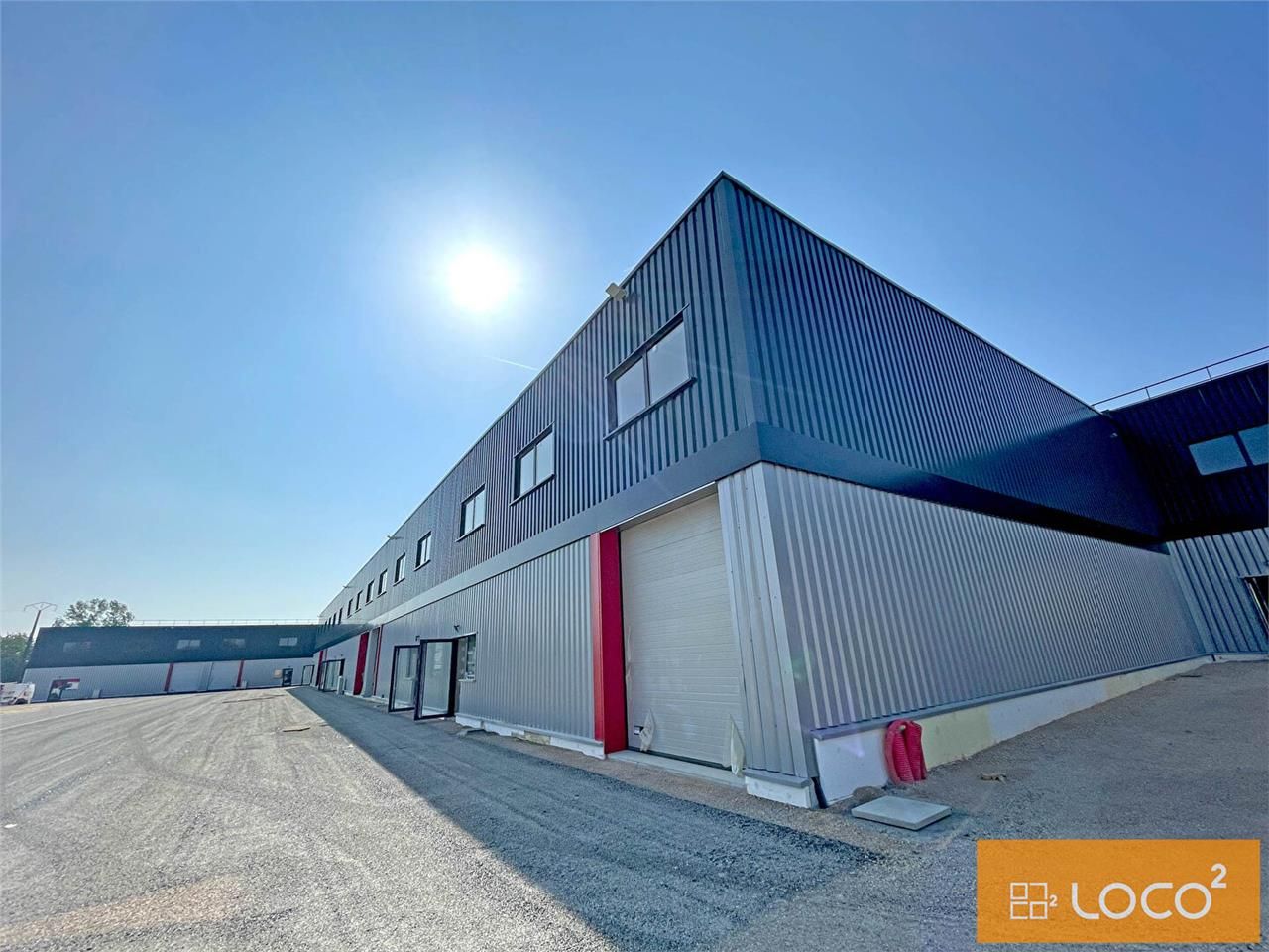 Location local 718.00 m² à BRUGUIERES