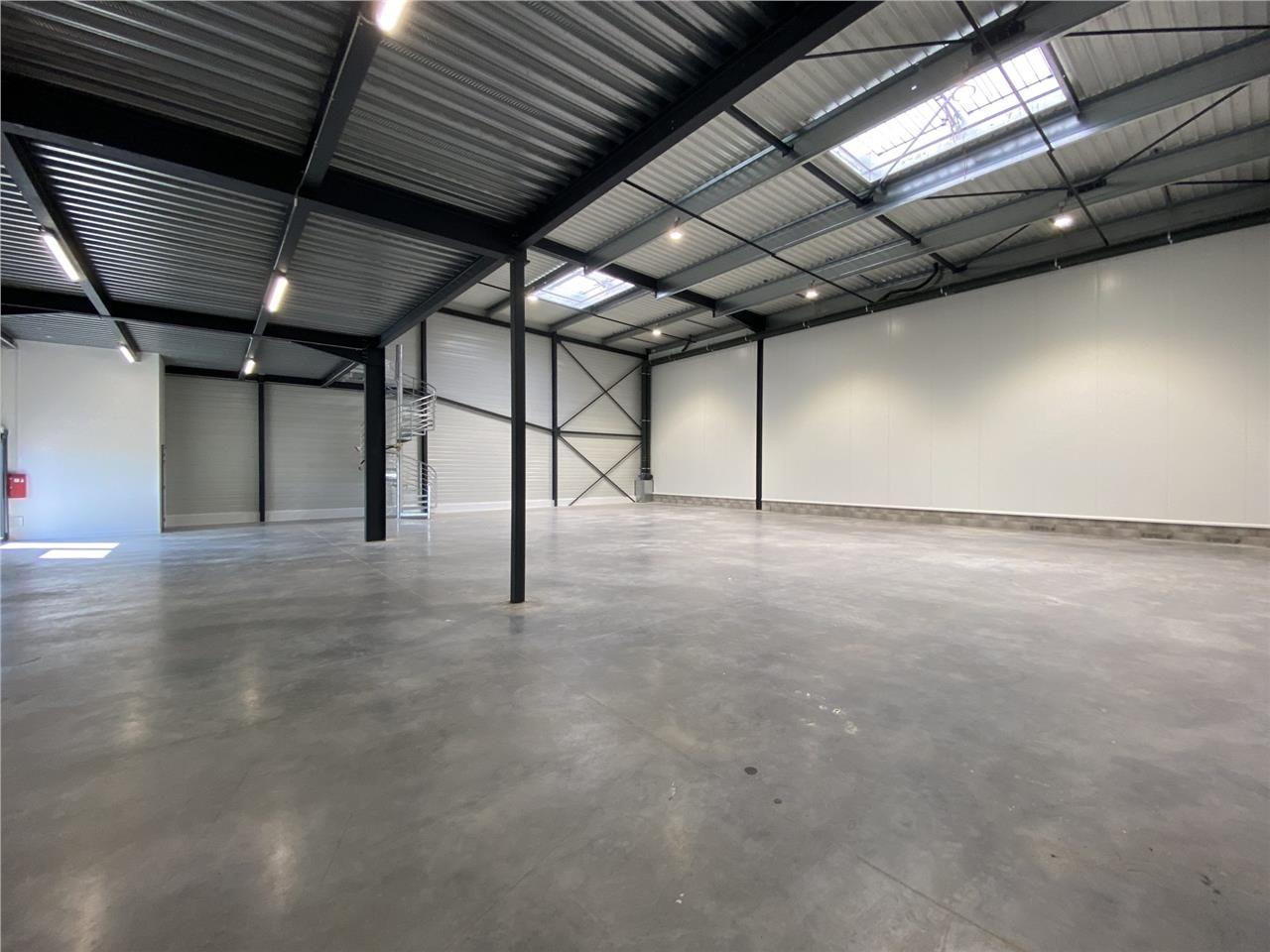 Location local 312 m² à Chartres
