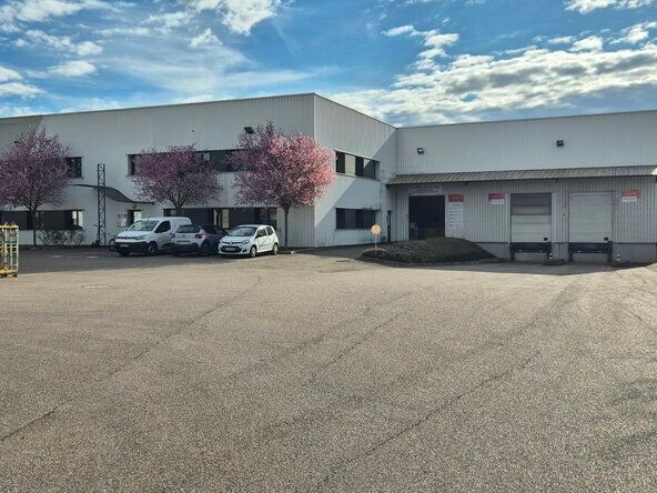 Vente local d''activites 3126 m² non divisibles