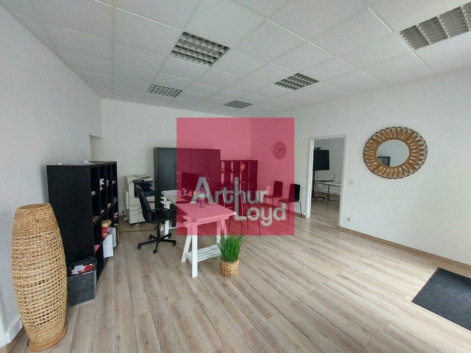 Vente local commercial 77 m² non divisibles