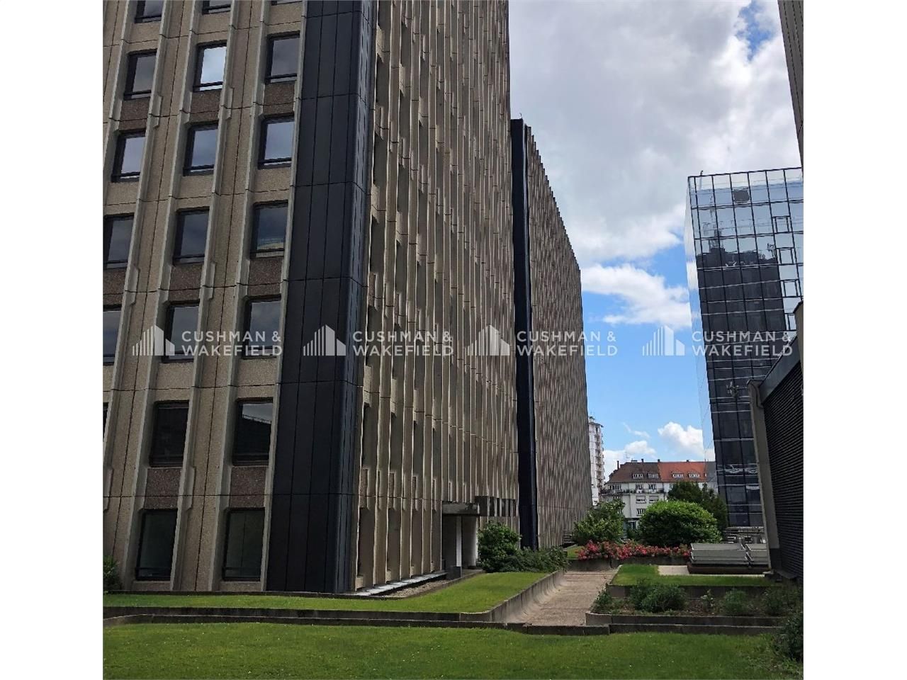 Location bureaux 497 m² divisibles à partir de 158 m²