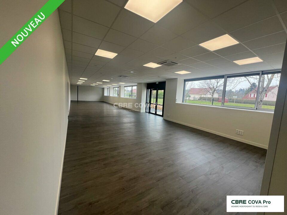 Location local d''activites 2300 m² non divisibles