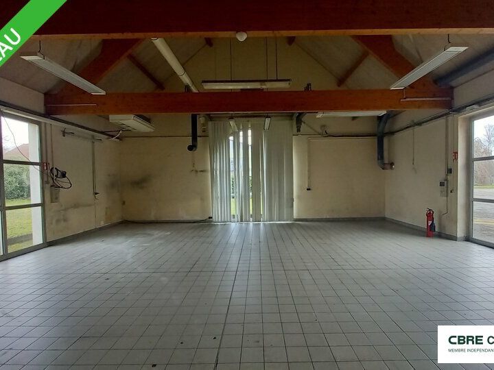 Location local d''activites 2000 m² non divisibles