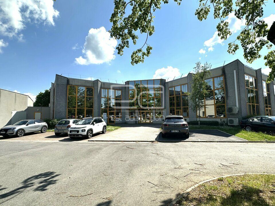 Vente bureaux 122 m² non divisibles