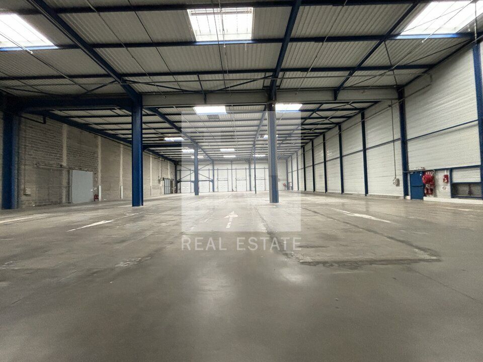 À LOUER – BÂTIMENT D'ACTIVITÉS LOGISTIQUE DE 10 750 M² – MIRIBEL – LES ÉCHETS