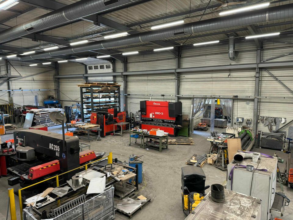 Location local d''activites 1200 m² non divisibles