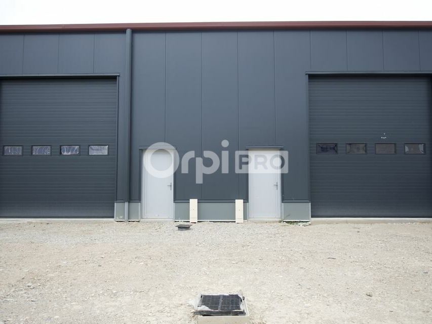 Location local d''activites 130 m² non divisibles