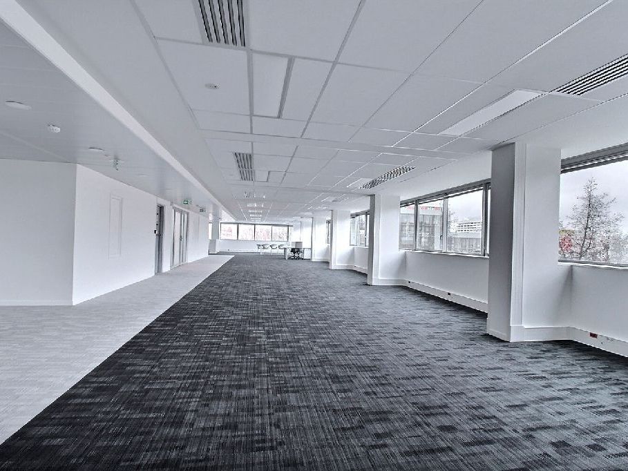 Location bureaux 2553 m² divisibles à partir de 233 m²