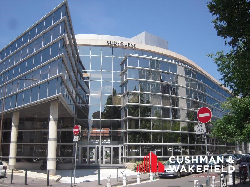 Bureau à vendre - 241 m²