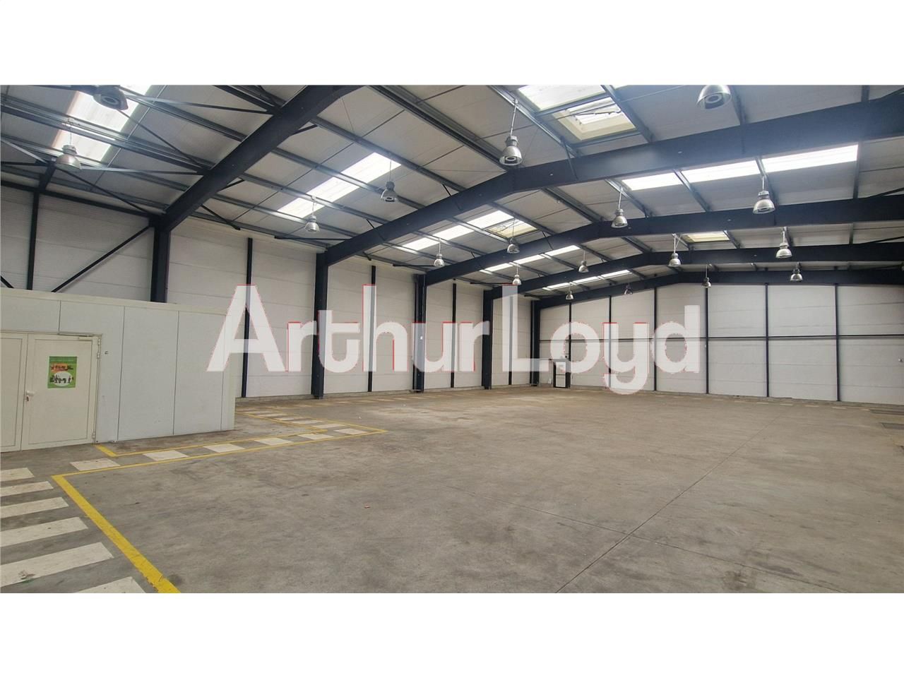 Vente local 837.00 m² à VIRE