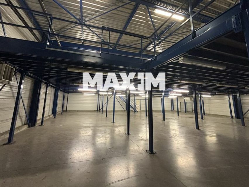 Vente local d''activites 902 m² non divisibles