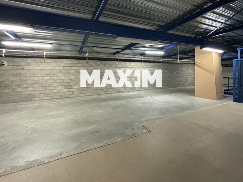 Locaux d'activités avec showroom