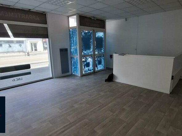 Location local commercial 87 m² non divisibles