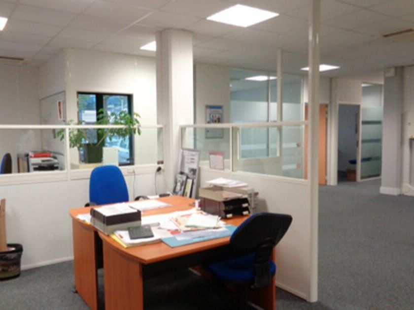 Location bureaux 183 m² non divisibles