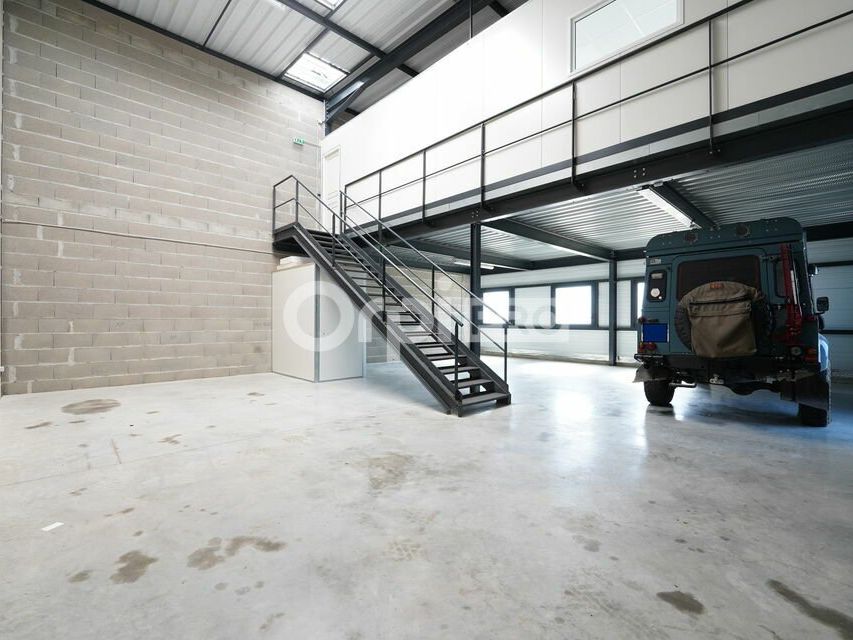 Location local d''activites 168 m² non divisibles