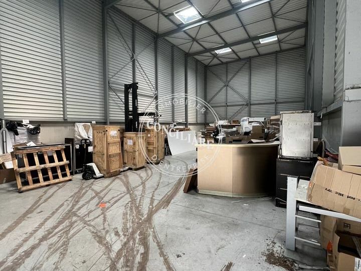 Location entrepot 308 m² non divisibles