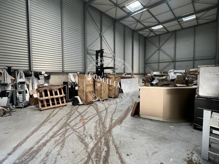 ENTREPOT STOCKAGE LOCATION SECTEUR TOULOUSE EST / BALMA 308M2.