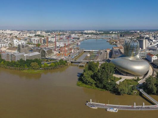 Location local commercial 230 m² non divisibles