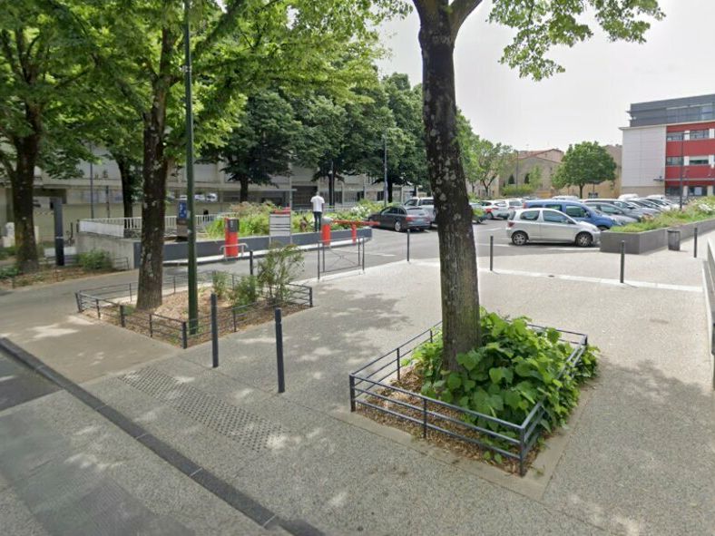 Location local commercial 120 m² non divisibles