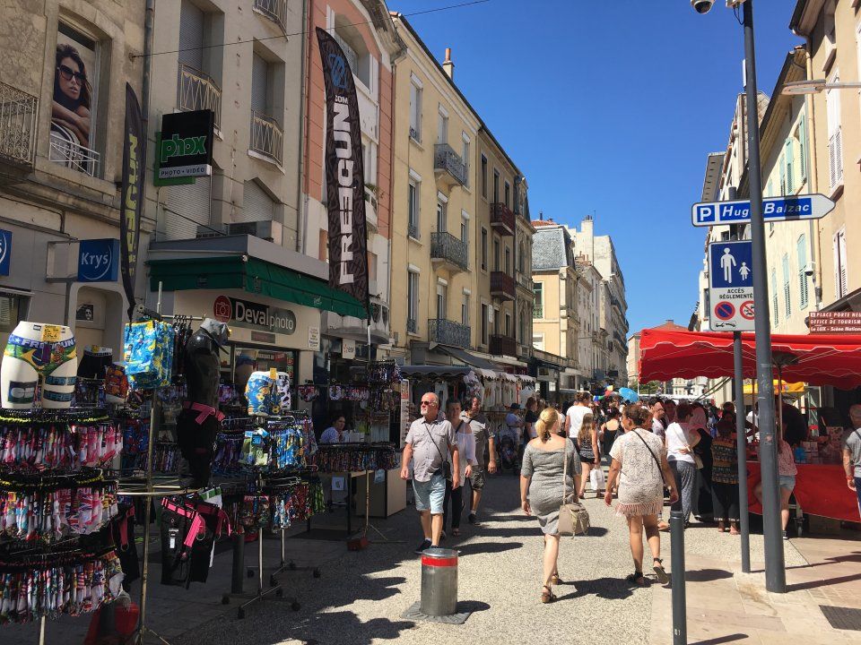 Location local commercial 62 m² non divisibles