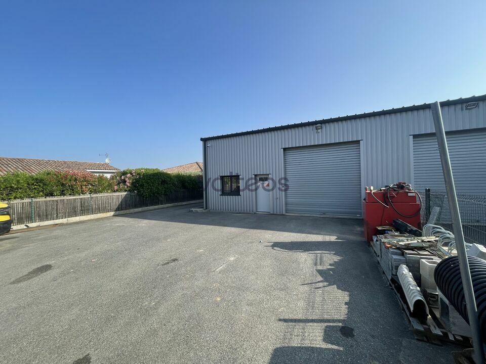 Location local d''activites 117 m² non divisibles