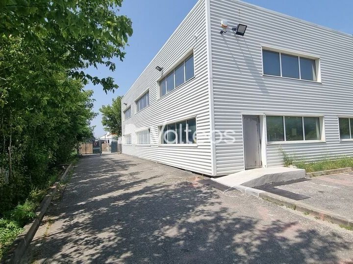 Location local d''activites 290 m² non divisibles