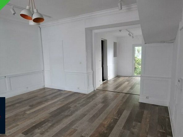 Vente local commercial 80.79 m² non divisibles